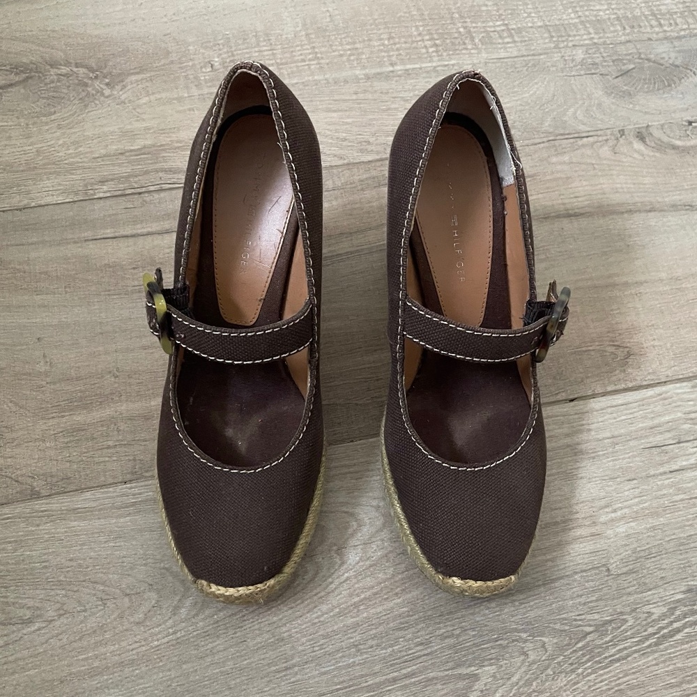 Tommy Hilfiger Mary Jane Brown Wedge Size 9